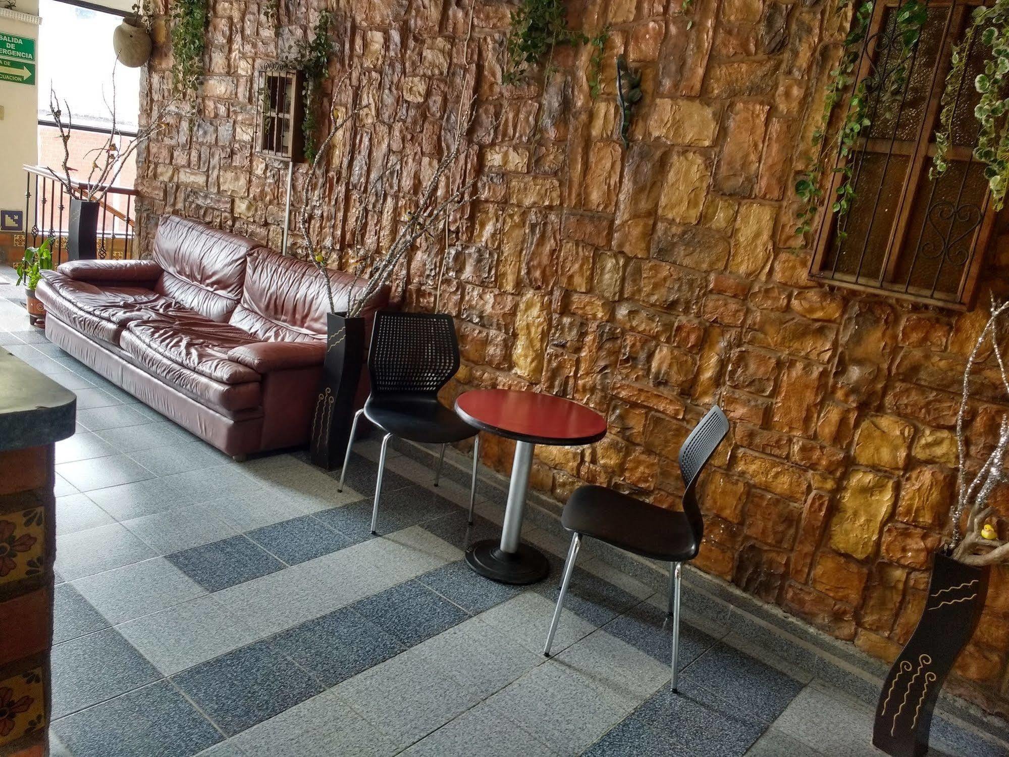 Hotel Plaza Aleman León Buitenkant foto